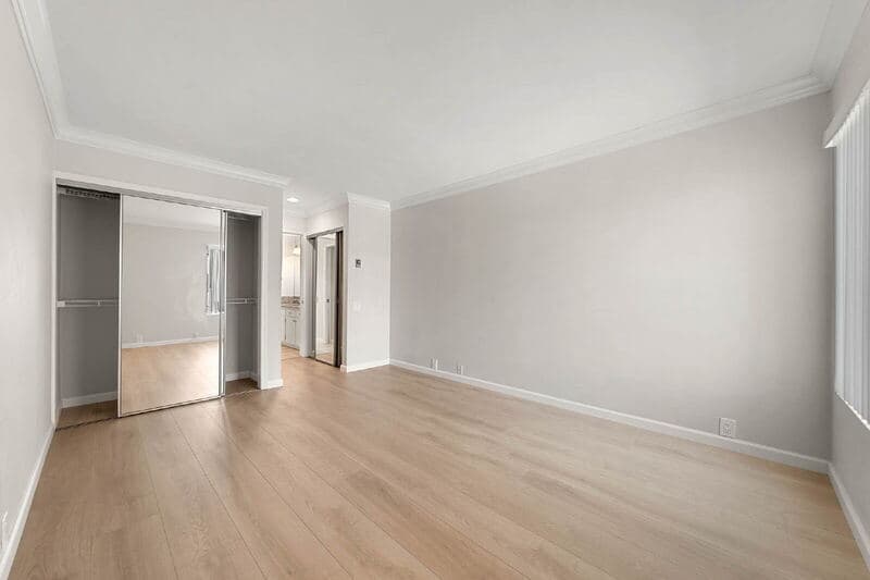 San Diego Condo: 1855 Diamond St
