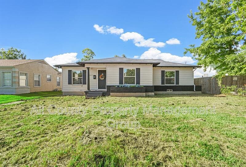 Dallas House: 3677 Rockdale Drive
