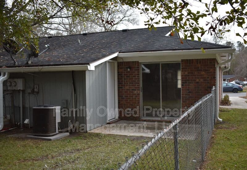 Summerville House: 113 Susan Drive