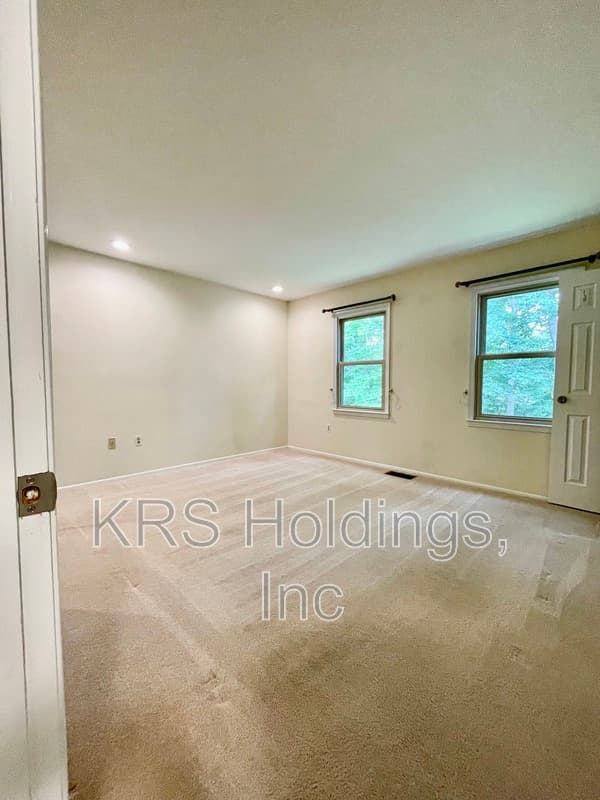 Woodbridge House: 11969 Dolly Madison Cir