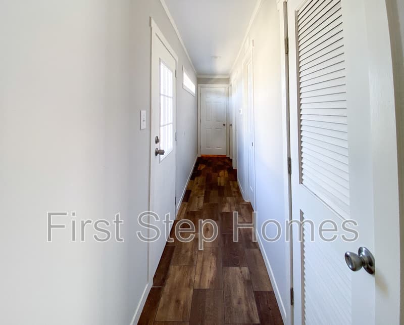 Oak Point House: 235 Islero Drive