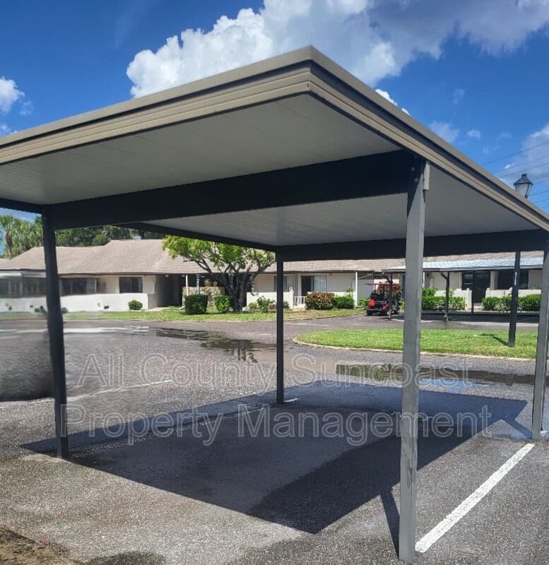 Largo Condo: 1211 11th Circle SE