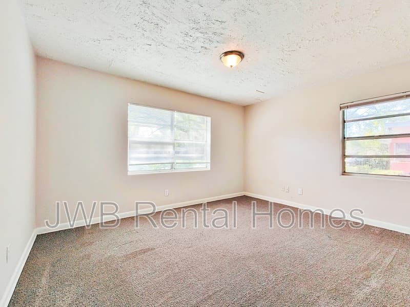 Jacksonville House: 2321 Kinwood Ave