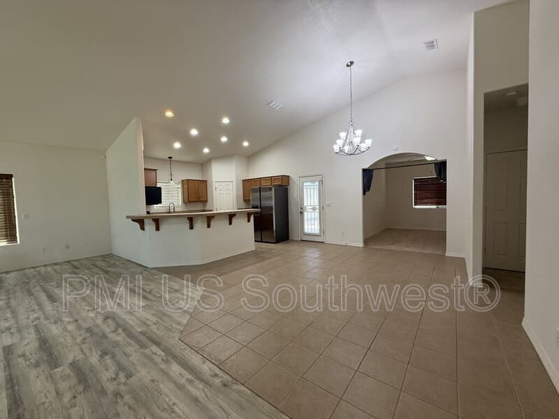 Fort Mohave House: 2060 Mesa Verde Way