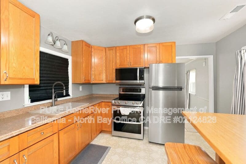 Sebastopol House: 325 Hutchins Ave