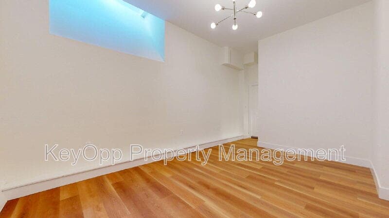 San Francisco Condo: 239 Brighton Avenue