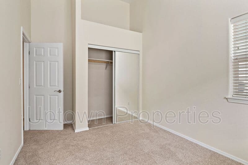 Tualatin House: 9284 SW Sweek Dr