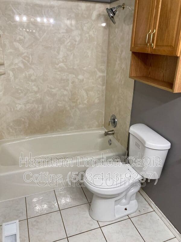 Florissant House: 2465 Hawthorne Manor Drive