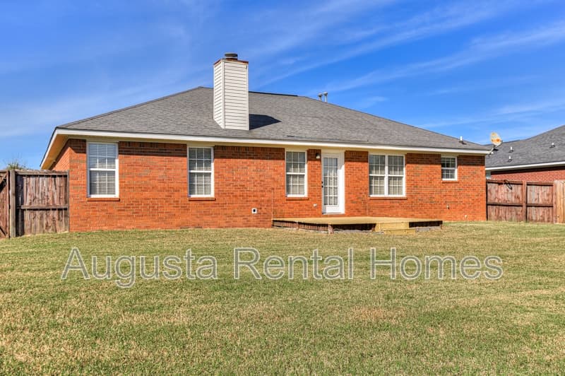 Grovetown House: 223 Taylor Circle
