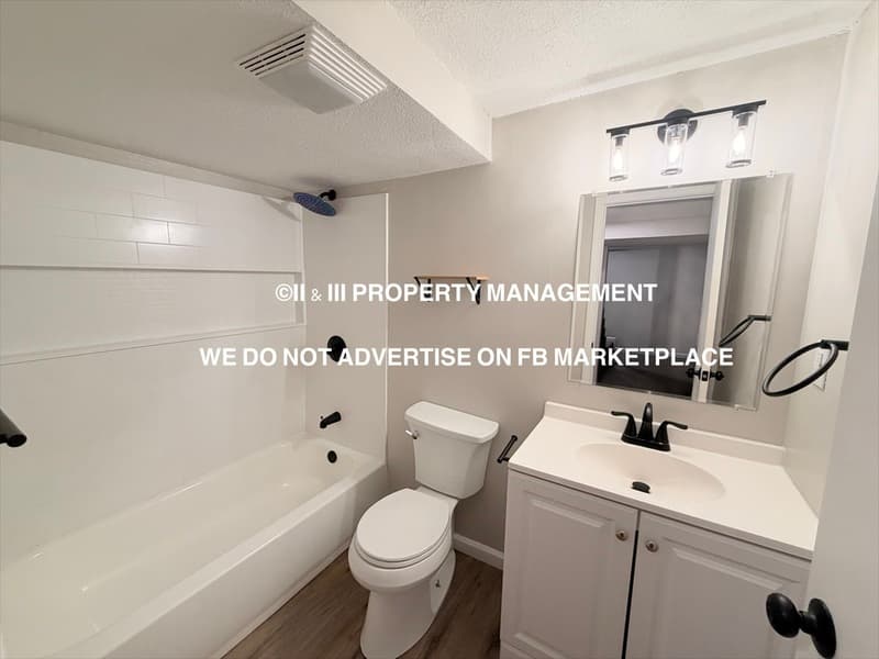 Overland Park House: 8327 Grandview Lane