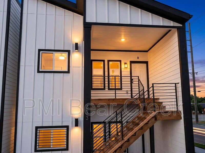 Houston Condo: 333 Delaware St