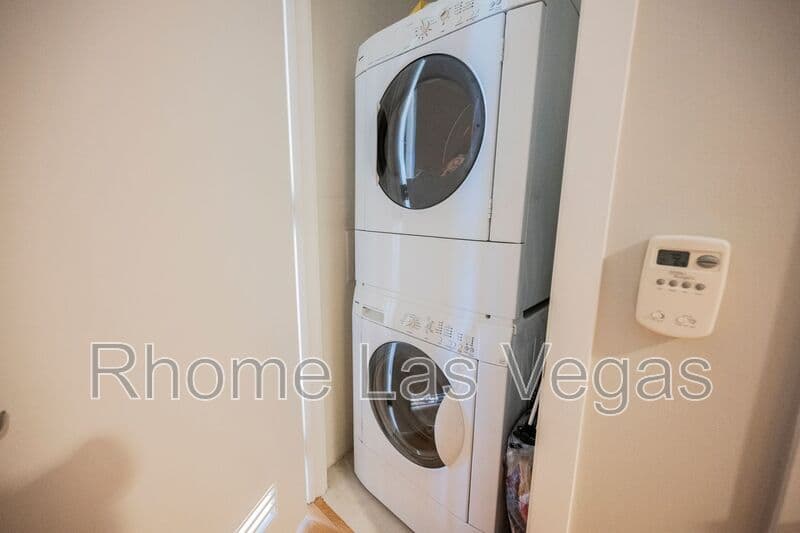 Las Vegas Condo: 353 E Bonneville Ave