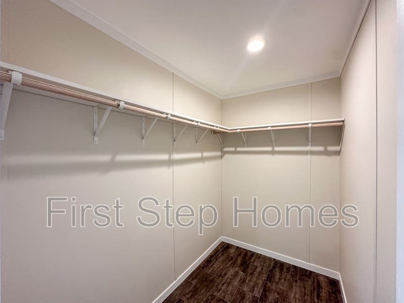 Greenville House: 237 Noriker Dr