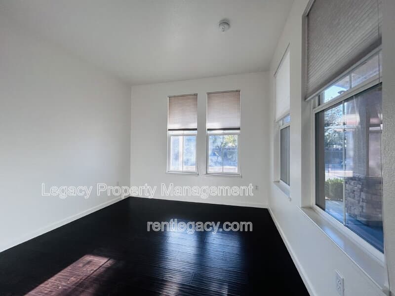 Fairfield House: 5085 Lockie Ln