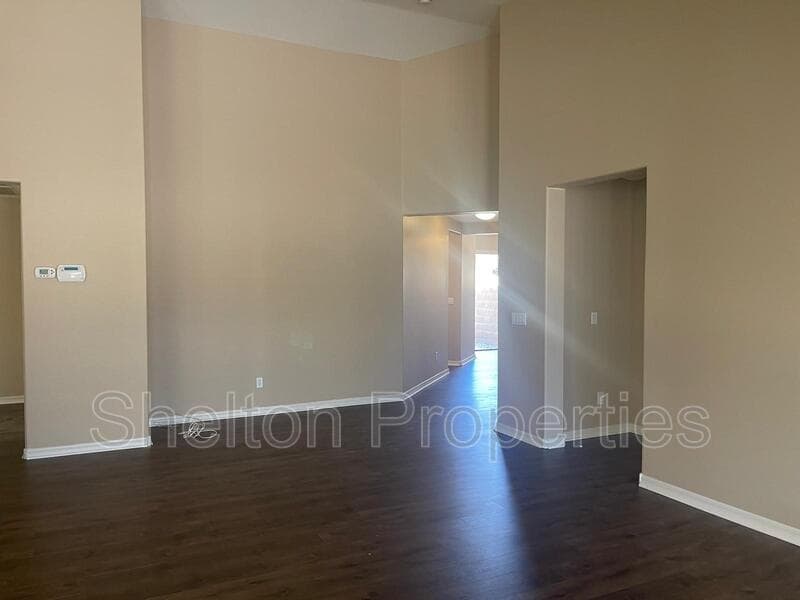 Buckeye House: 25652 W Magnolia St