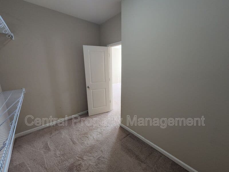 Taylors House: 1 Redwolf Lane