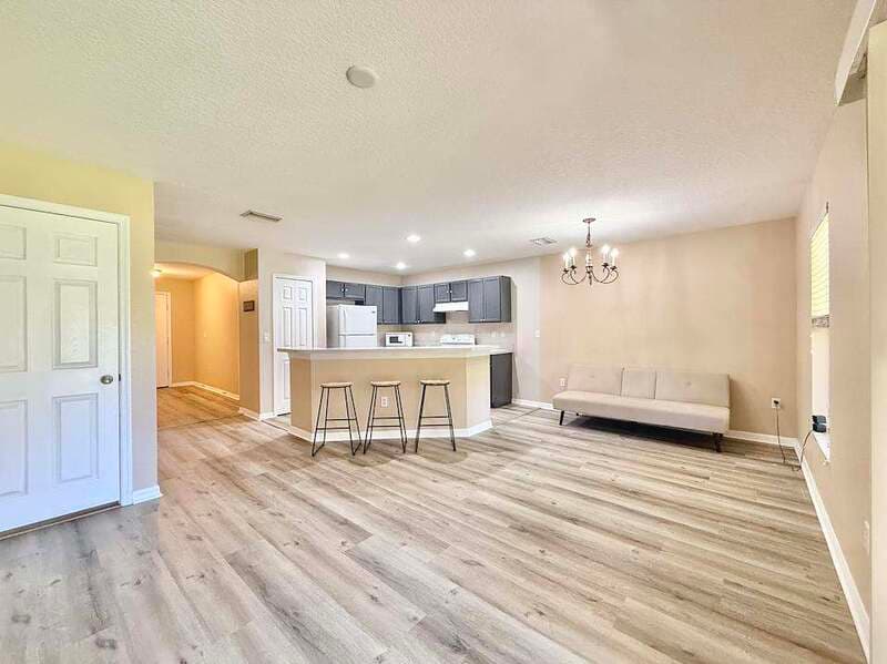Brandon Townhome: 2516 Oleander Lakes Drive