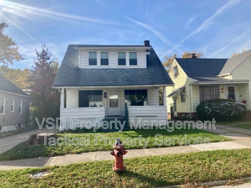 Garfield Heights House: 4630 E 86 St