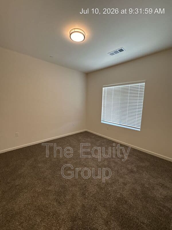 Visalia Condo: 733 S Pinkham