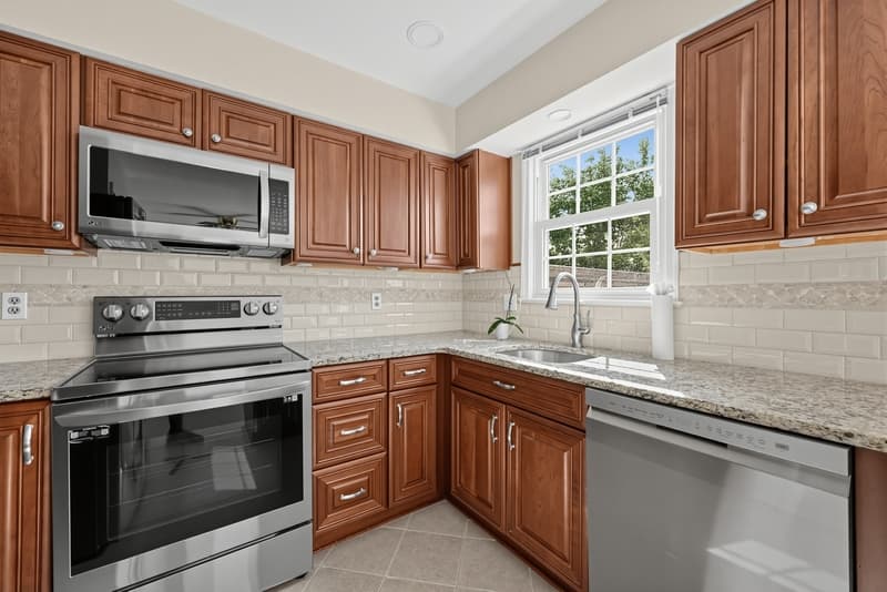 Alexandria House: 7427 Salford Court