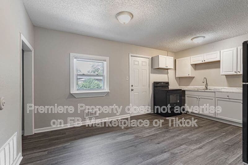 Kansas City House: 7300 E 112th St