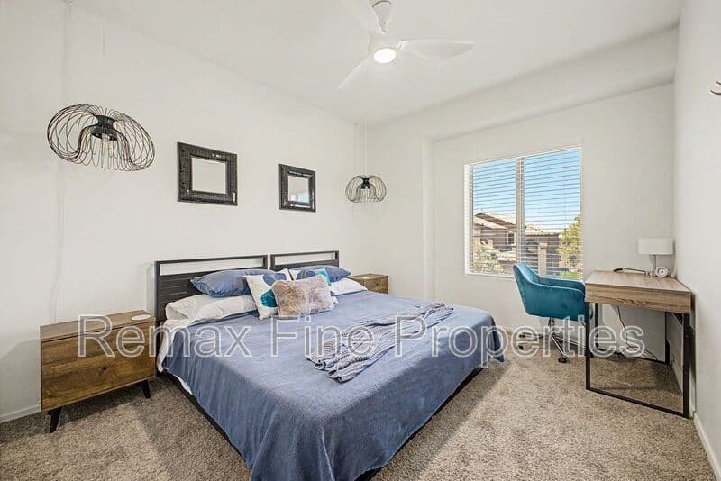 Mesa House: 3563 N Tuscany