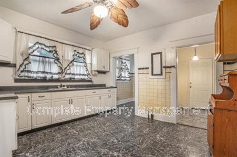 Fairfield House: 728 41st Street