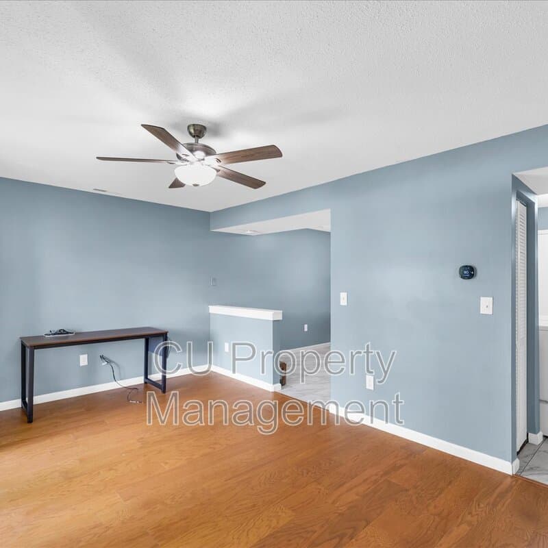 Champaign House: 610A English Creek Court