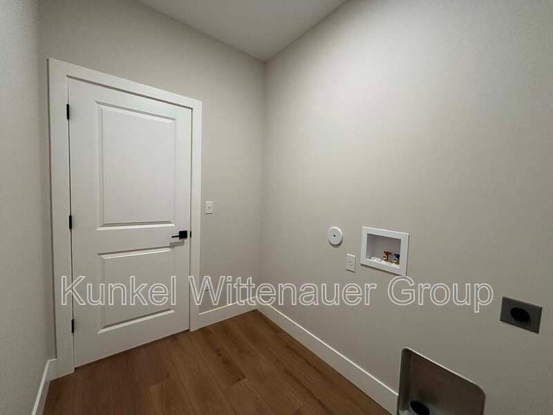 O'Fallon House: 641 Ambrose Drive