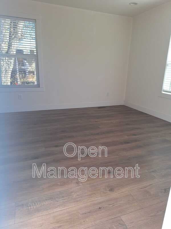 Elko House: 22 Arena Way