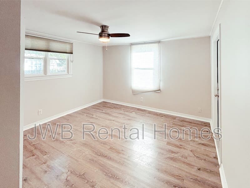 Jacksonville House: 3015 Southside Blvd