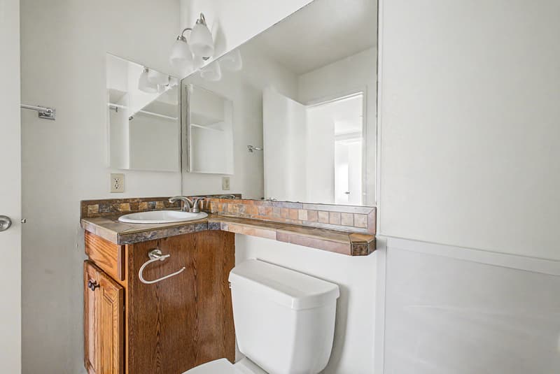 Phoenix House: 2822 E WILLOW Avenue