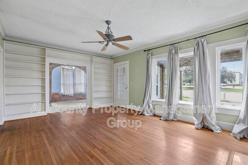 Fort Worth House: 2625 S. University Drive (Front)