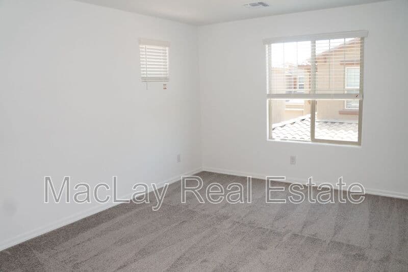 Avondale House: 3809 N 100th dr