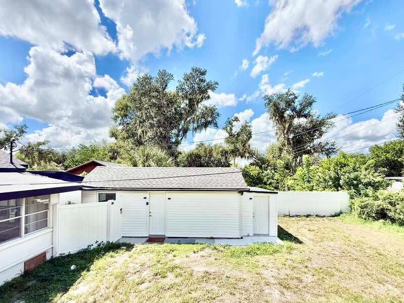 Lakeland Condo: 1704 East Elm Road - 1/2