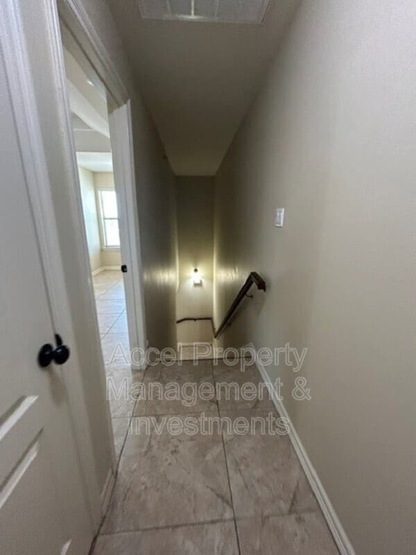 Alton Condo: 2603 E. Eisenhower