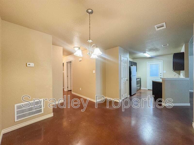 Belton Condo: 1560 Brady Way
