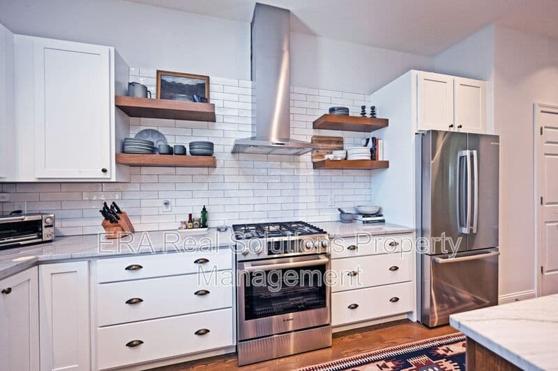 Cincinnati House: 1620 Merrimac St