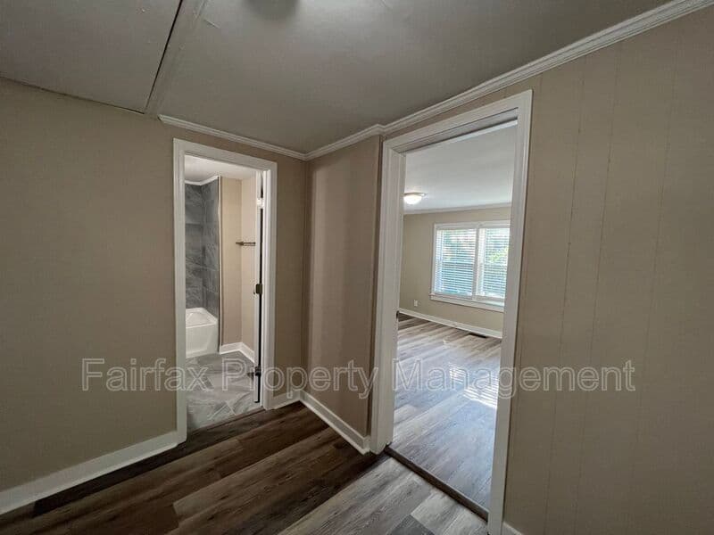 Durham House: 2616 S Roxboro St