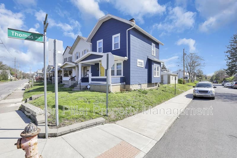 Columbus House: 522 Ryan Ave