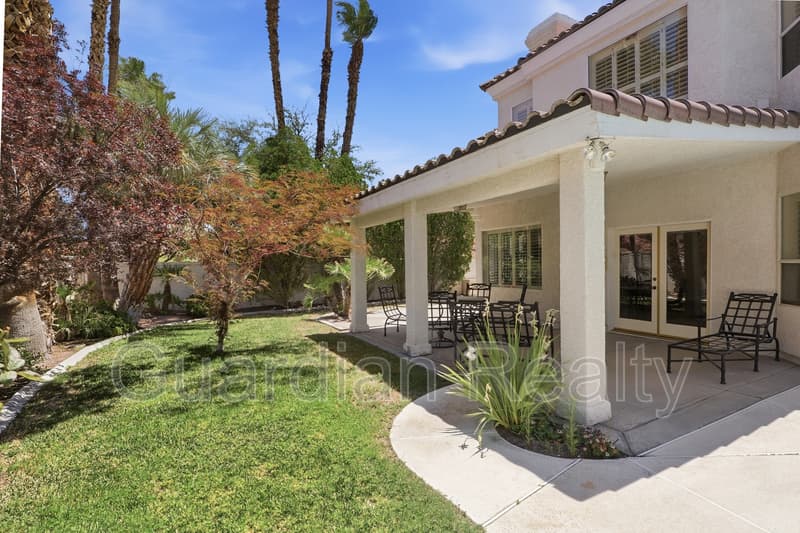 Henderson House: 1888 Woodhaven Dr
