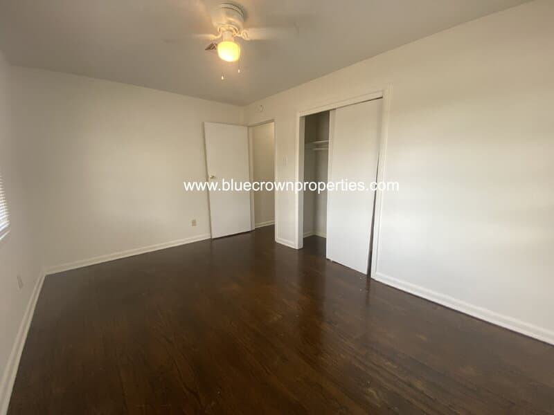 Mesquite House: 1701 Longview St