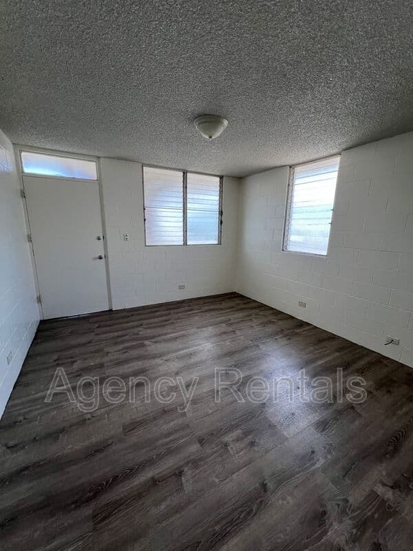 Waipahu Condo: 94-177 Leokane St.