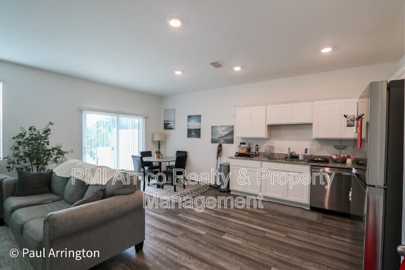Gibsonton Townhome: 6371 Kay Morgan Lane