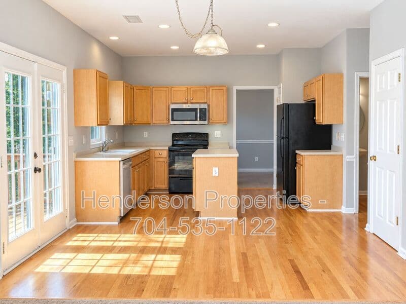 Charlotte House: 8702 Huntland Court