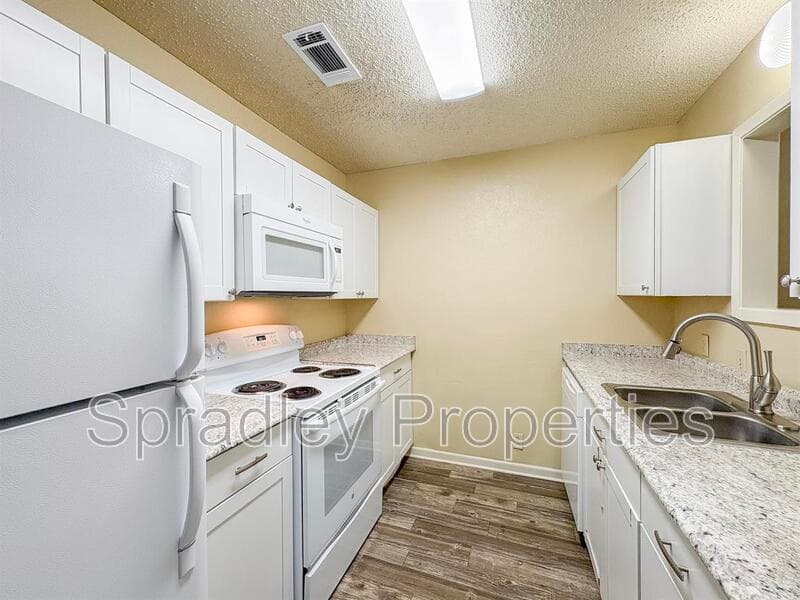 Temple Condo: 4404A Briar Clif Rd