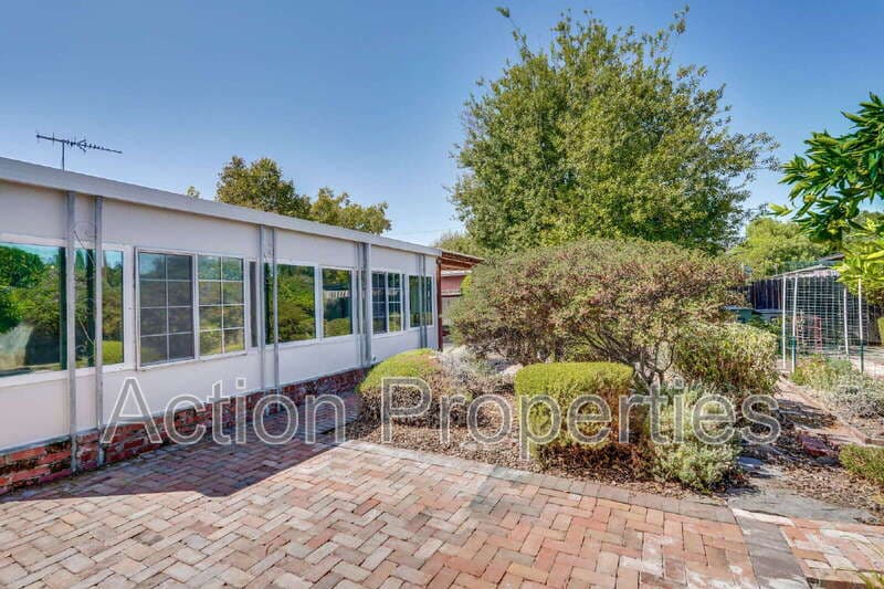 Sunnyvale House: 439 Glendale Avenue