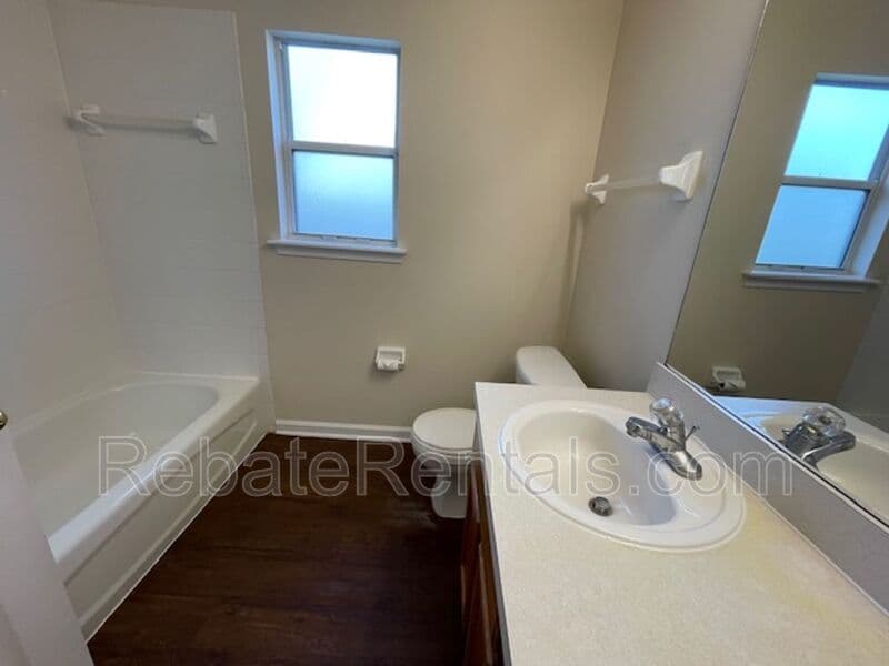 Jacksonville House: 5009 Grand Lakes Drive