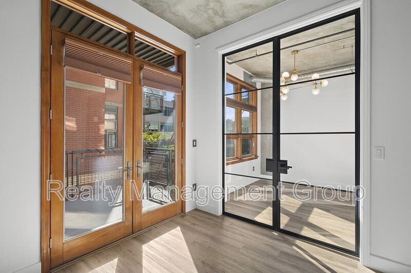 San Diego Condo: 877 Island Ave