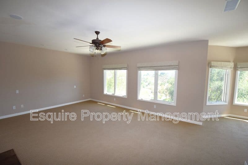 LAKE SHERWOOD House: 1674 BUSHGROVE CT